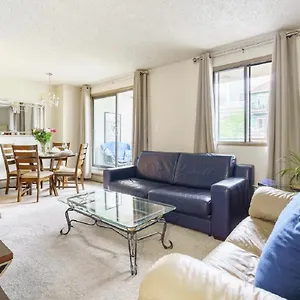 Apartment Entire Downtown, Walk To Bmo & Stampede, Parking, 1,5 Hrs To Banff, Calgary